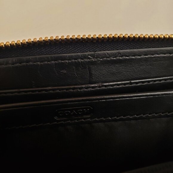 Coach Ashley Black Leather Zip Around Clutch Accordion Wallet Measures 8" x 4" - Picture 9 of 13